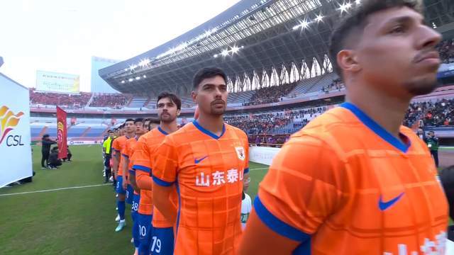 开云官方网站-马德鲁加留队，泰山只换1外援 三叉戟保中游水准 召回小段算补强