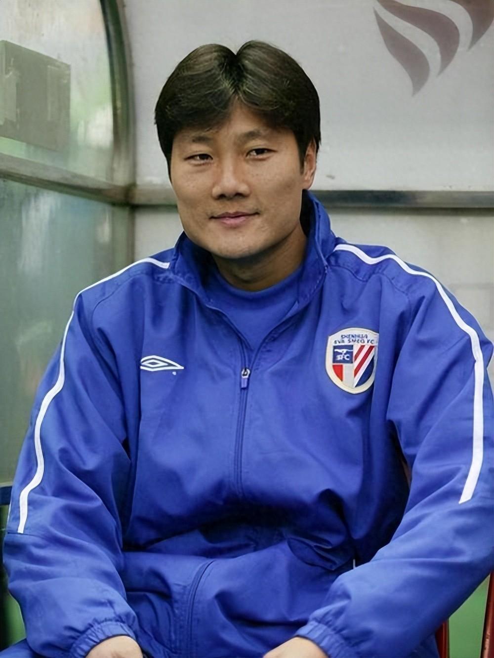 范志毅也没想到,和他并肩作战5年的毛毅军,如今已是申花领队了